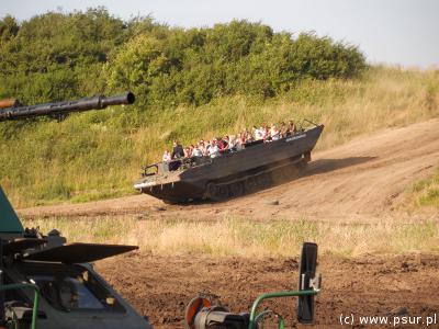 Przejażdżka transporterem gąsienicowym