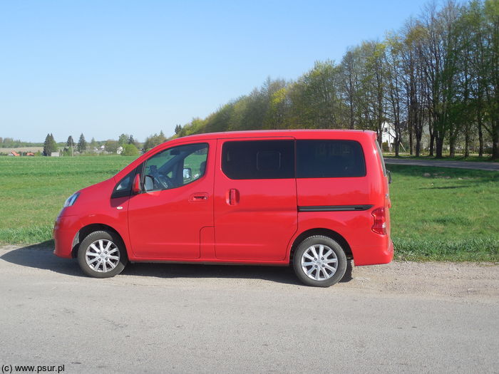 Nissan Evalia - z boku