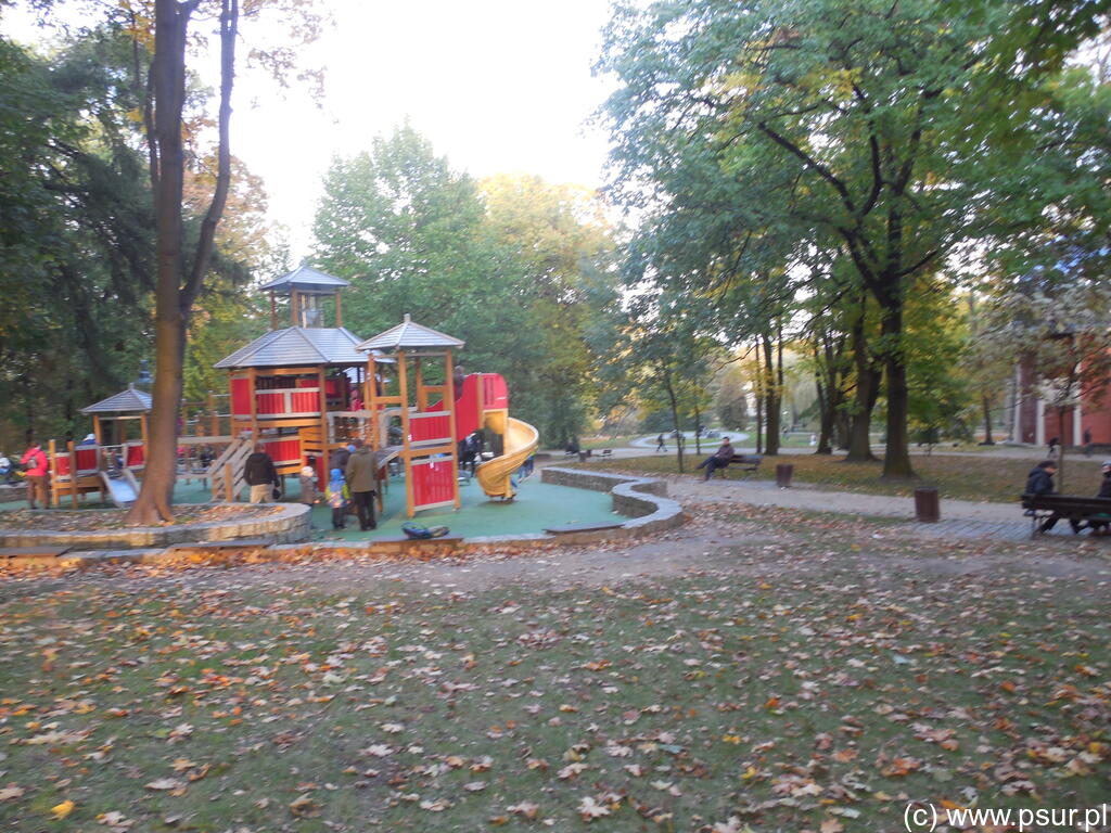 Plac zabaw w parku