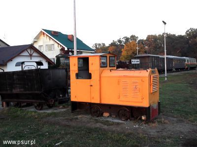 Mała lokomotywa i wagonik