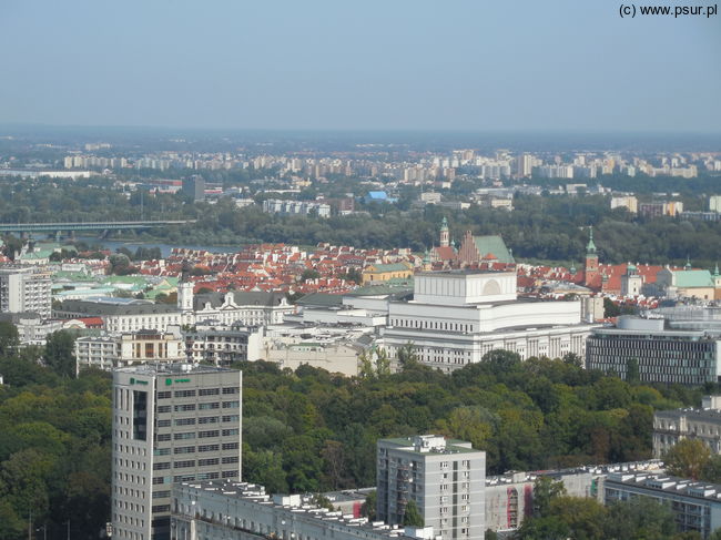 Widok z wysokości na Stare Miasto i Warszawę